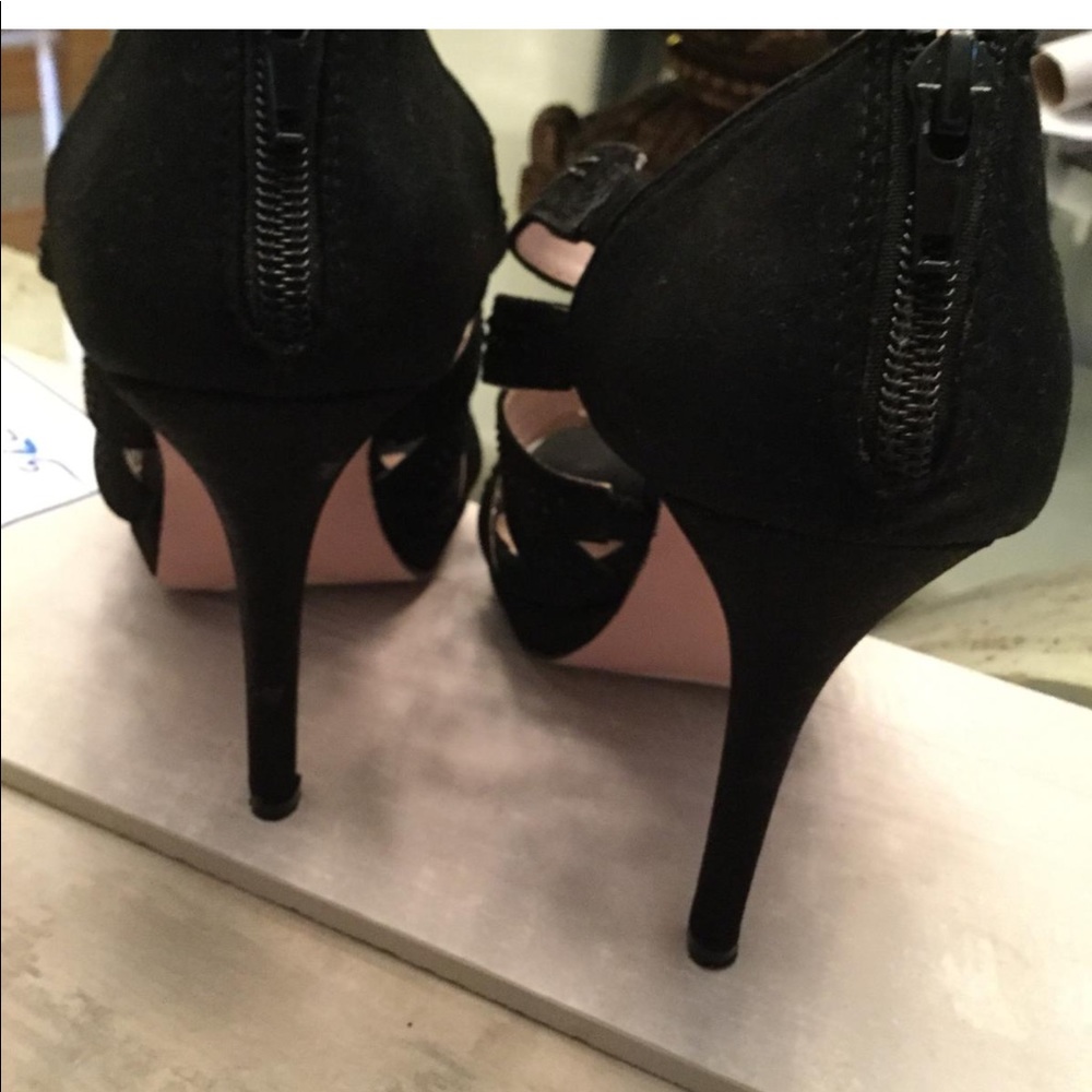 Black Sandal with Rhinestones - Picture 4 of 4